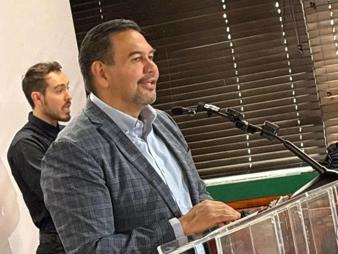 Estoy muy contento, la recepción fue muy buena por parte de los capitalinos: Cruz Pérez Cuéllar