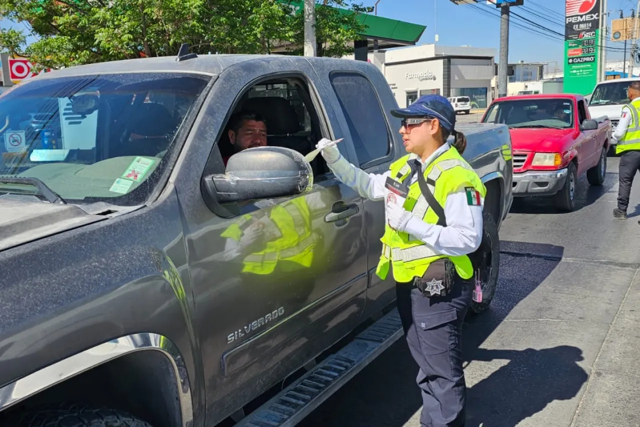 Reforzan campaña contra uso de celular al volante en Juárez
