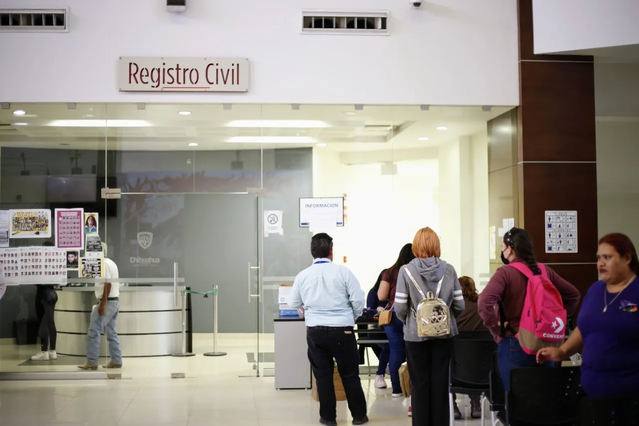 Otorgan amparo a madre haitiana para registro civil en Chihuahua