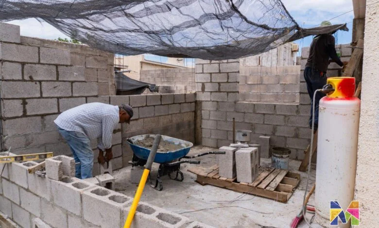 Construyen cuartos dormitorio para 30 familias en Meoqui
