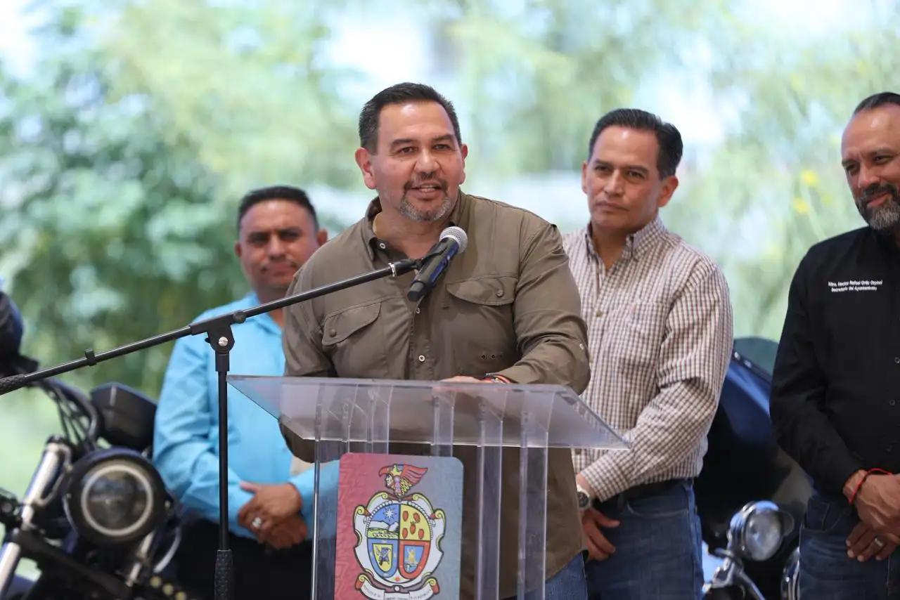 Develan placa del Parque “Arturo Urquidi Astorga” en Urbivilla del Cedro