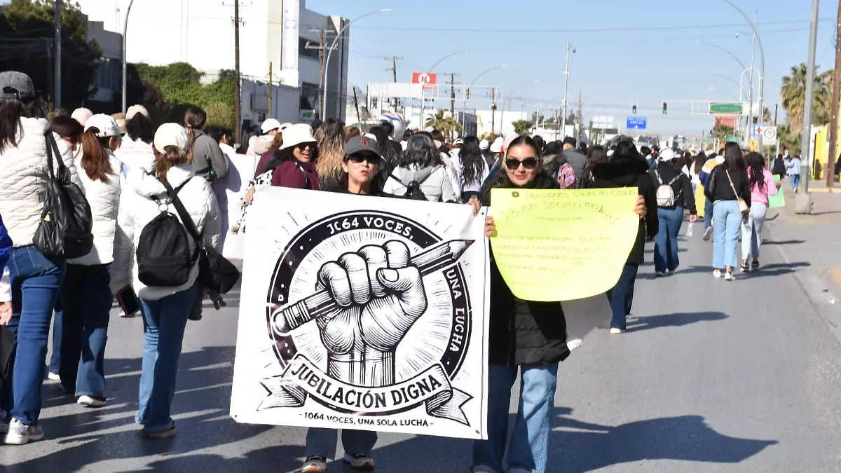 Exigen docentes mejores jubilaciones en Juárez