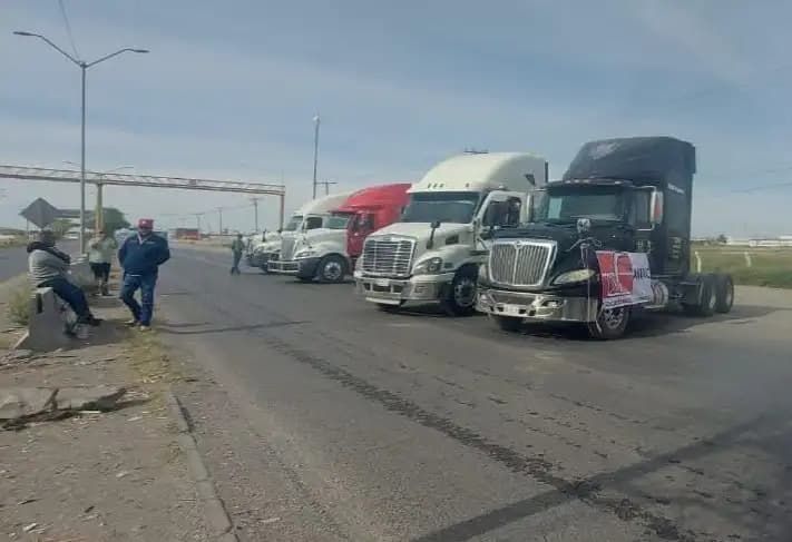 Mantiene Juárez contacto con empresarios y monitorea situación transportista