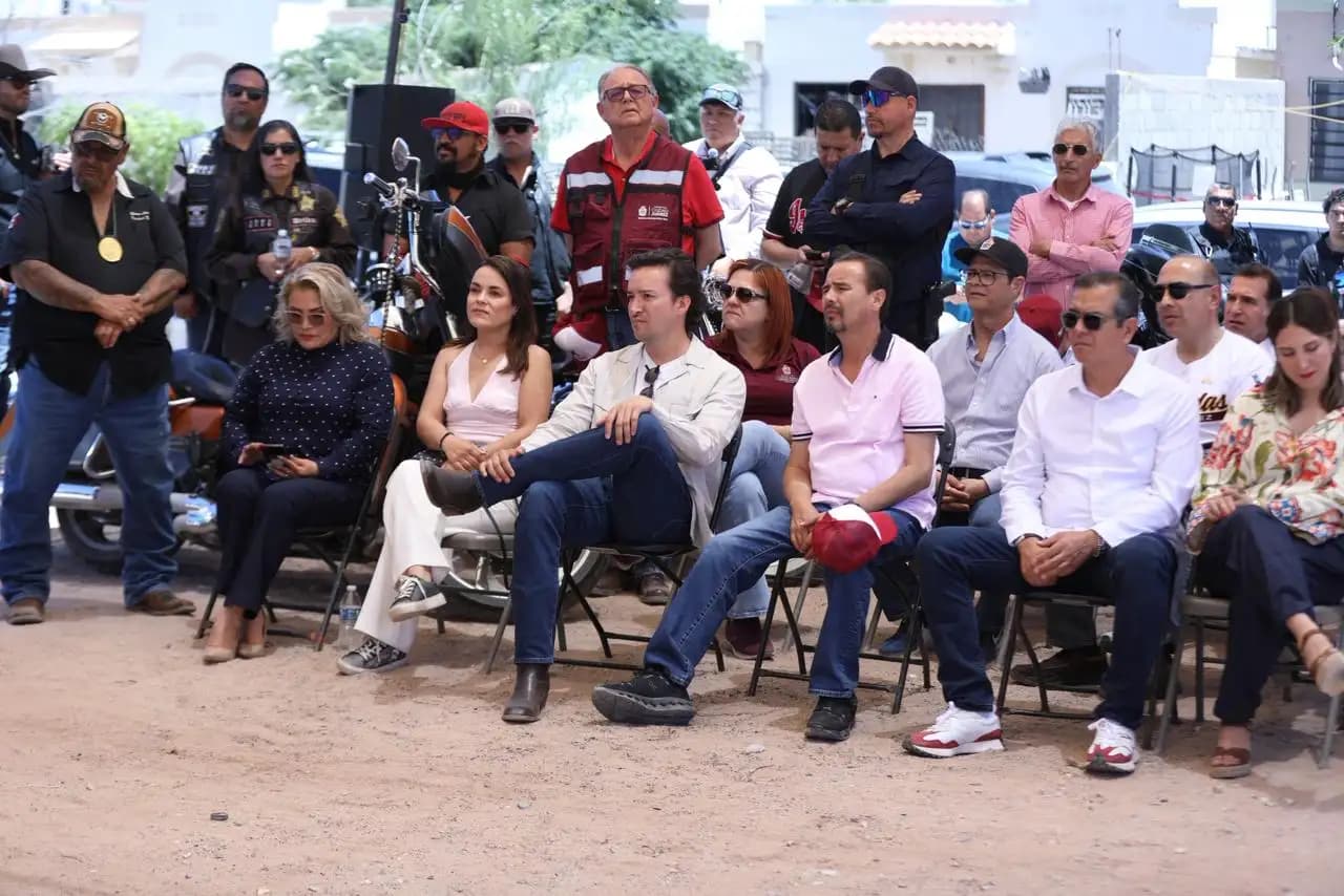 Develan placa del Parque “Arturo Urquidi Astorga” en Urbivilla del Cedro